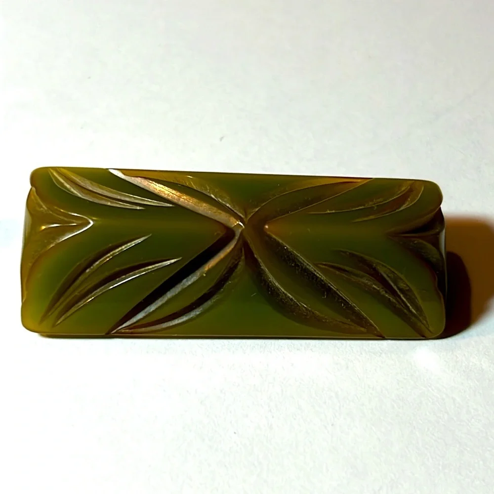 Antique Bakelite Pin & Earrings Set - Picture 5 of 6